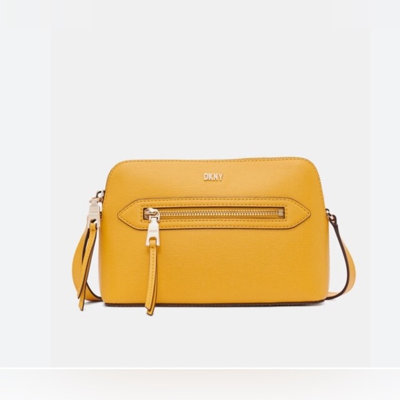 DKNY Classic Chelsea Dome Cbody - Picture 2 of 6